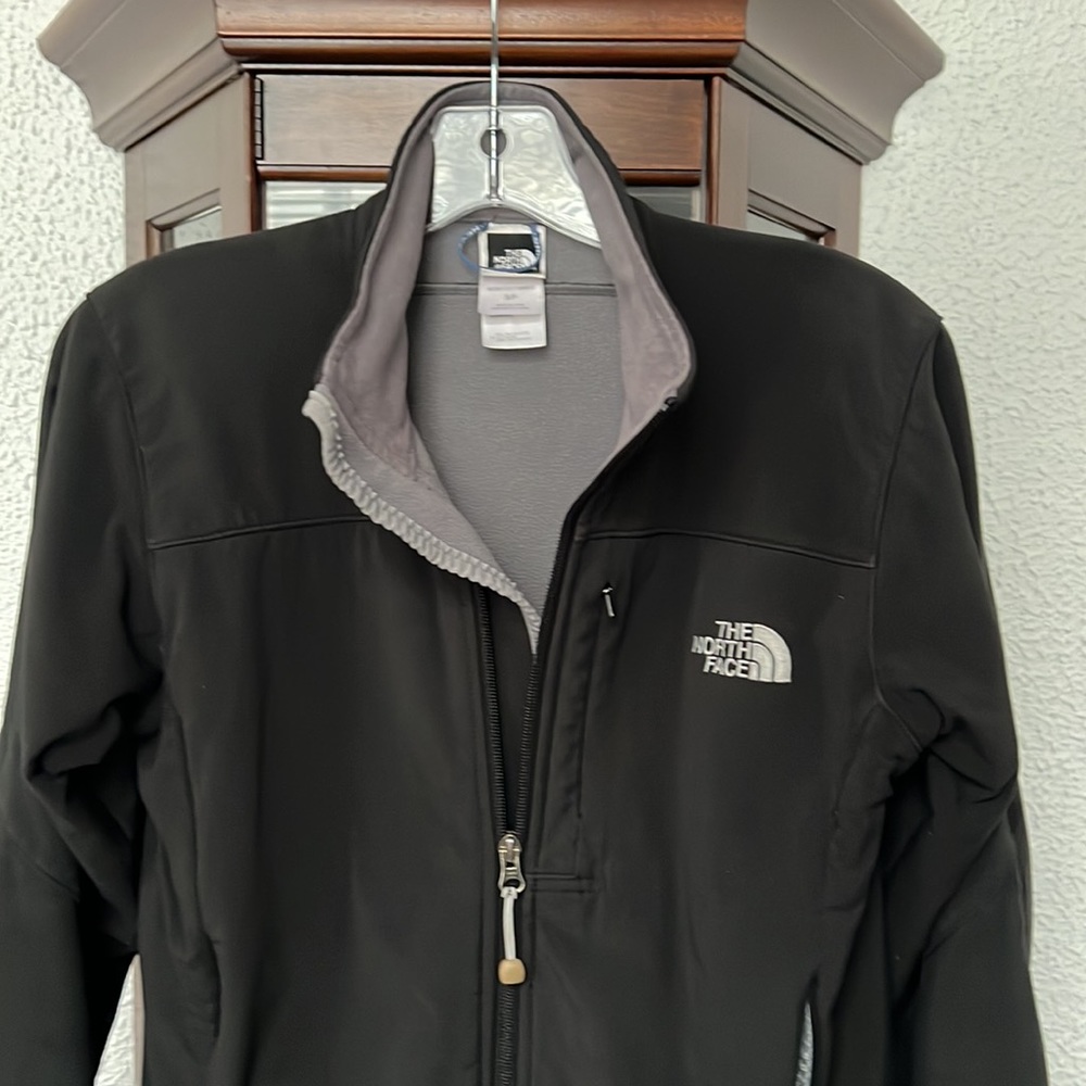 The north face women's apex barrier soft shell jacket Fleece lines Size S/P